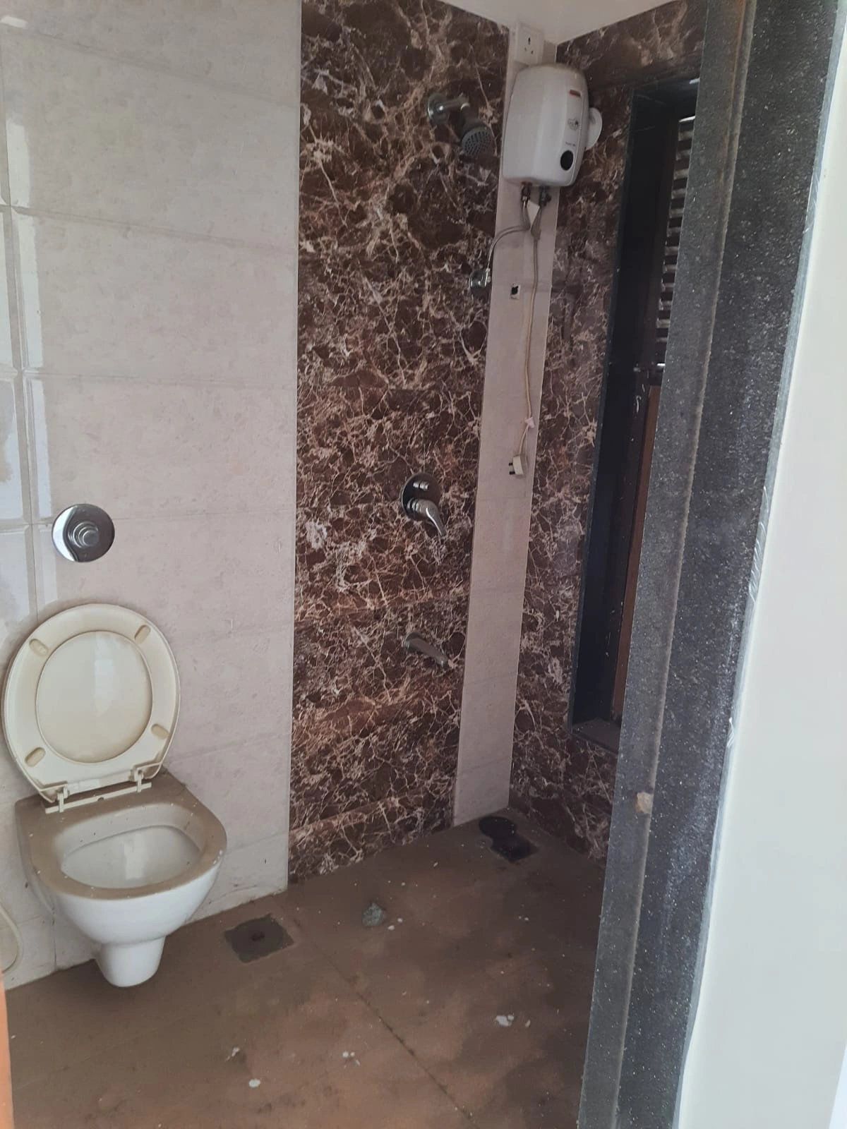 2.5 BHK Flat for Rent in sethia link view, Goregaon West